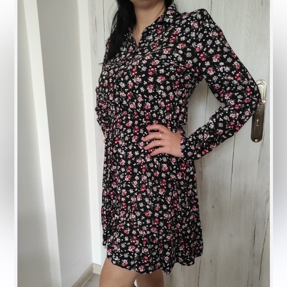 Primark Dresses & Skirts - Primark Floral Collared Shirt Dress Long Sleeve Sz 10